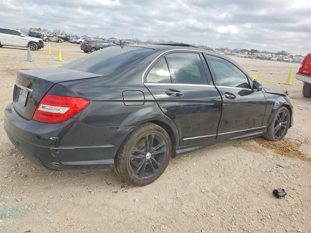 2013 Mercedes-Benz C 250 - Фото 3