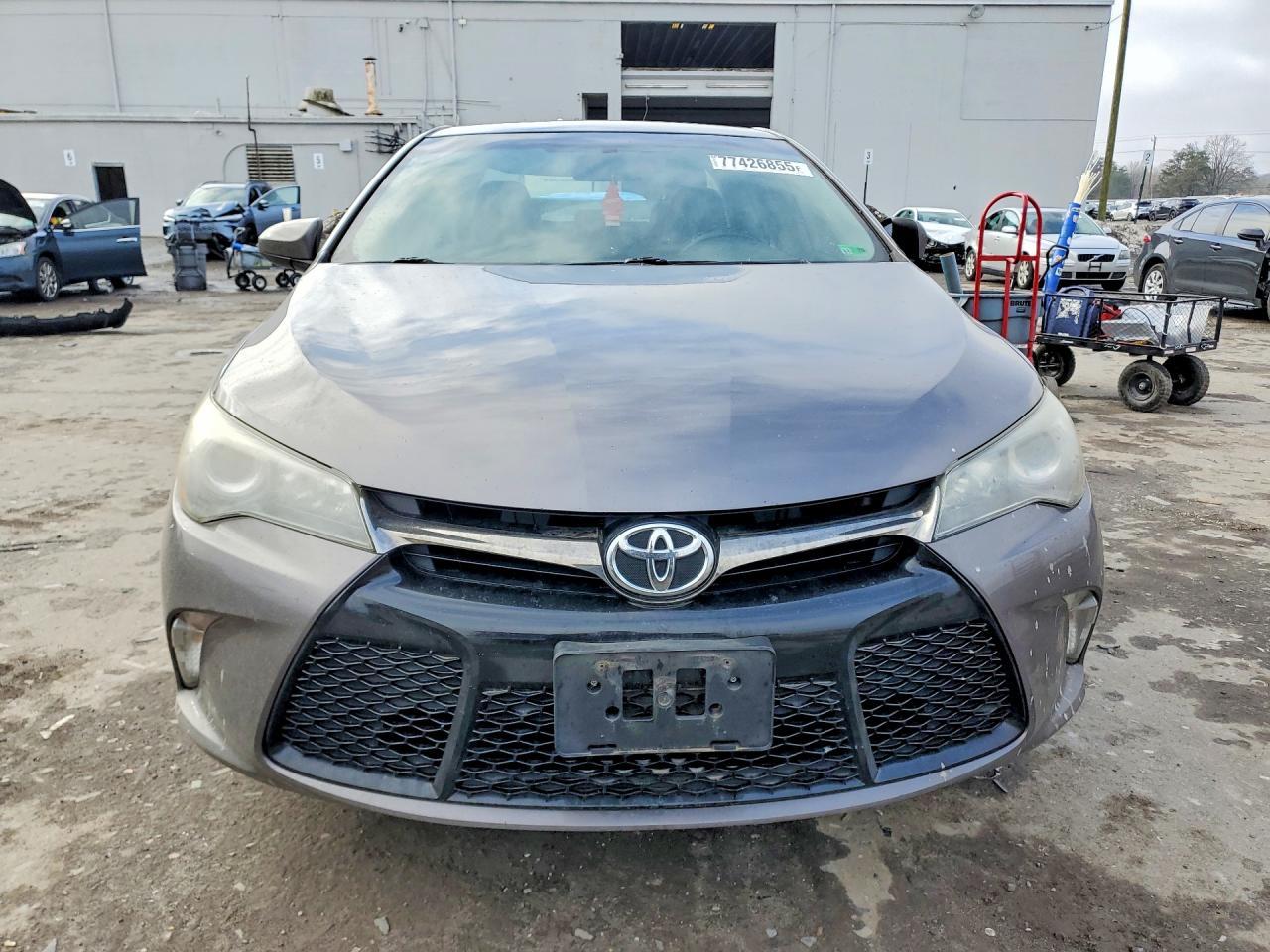 2016 Toyota Camry Le - Image 5