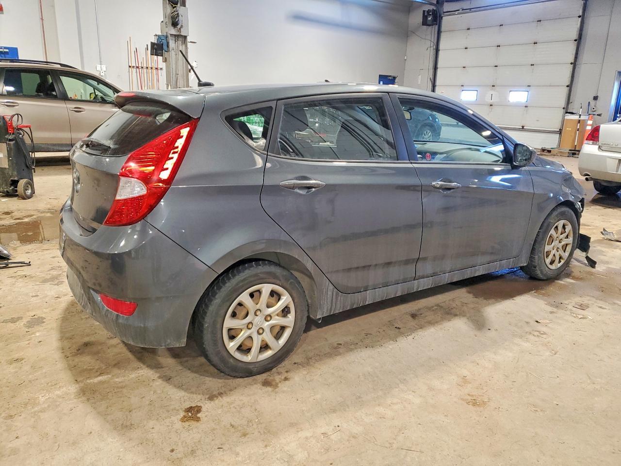 2013 Hyundai Accent Gls - Image 3