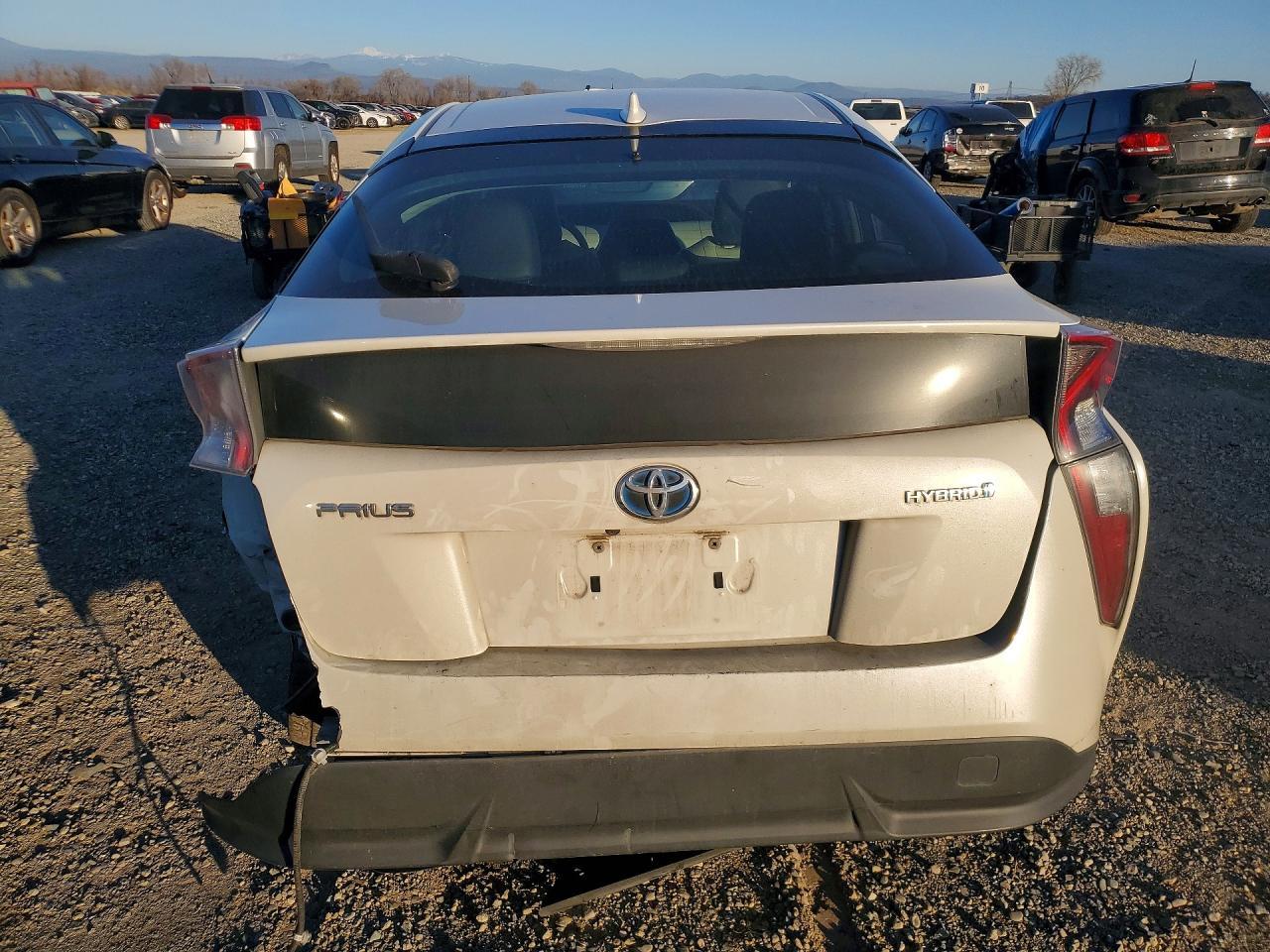 2016 Toyota Prius - Image 6