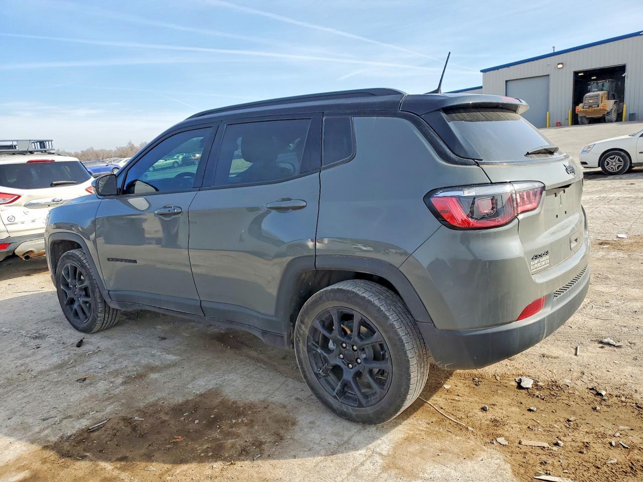 2023 Jeep Compass Latitude - Фото 2