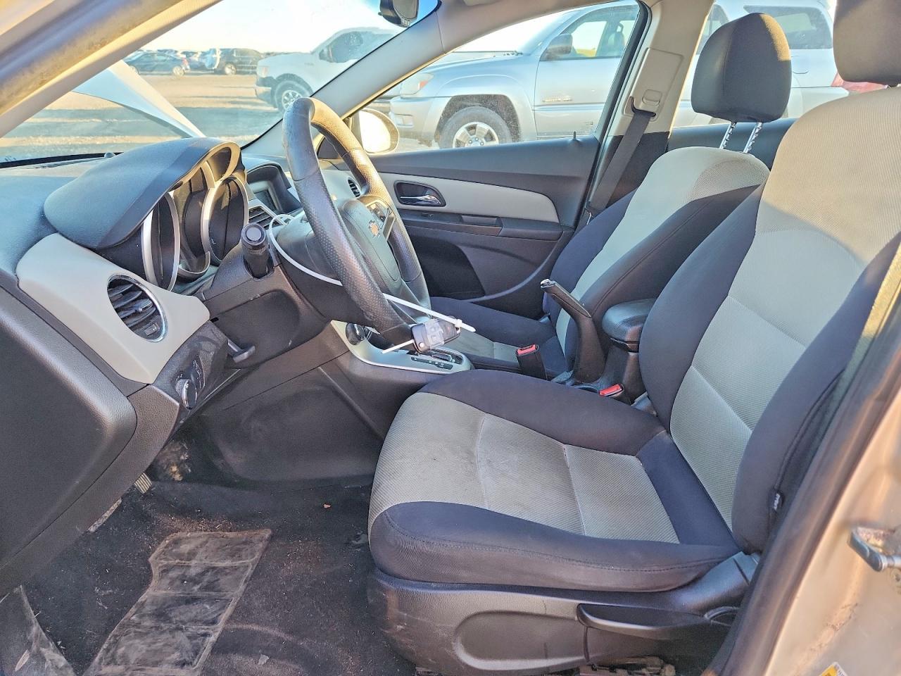 2014 Chevrolet Cruze Ls - Image 7