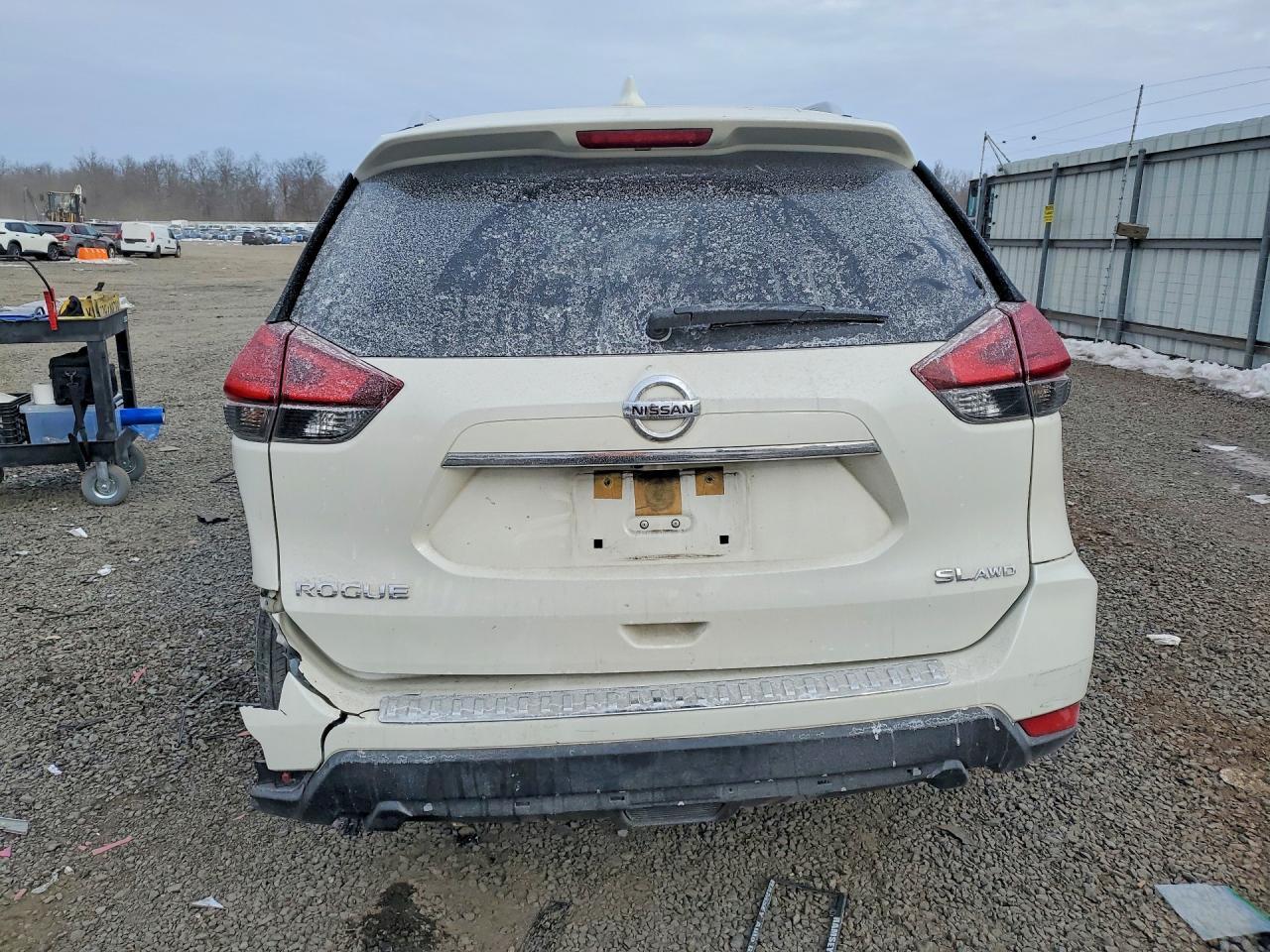 2017 Nissan Rogue S - Фото 6