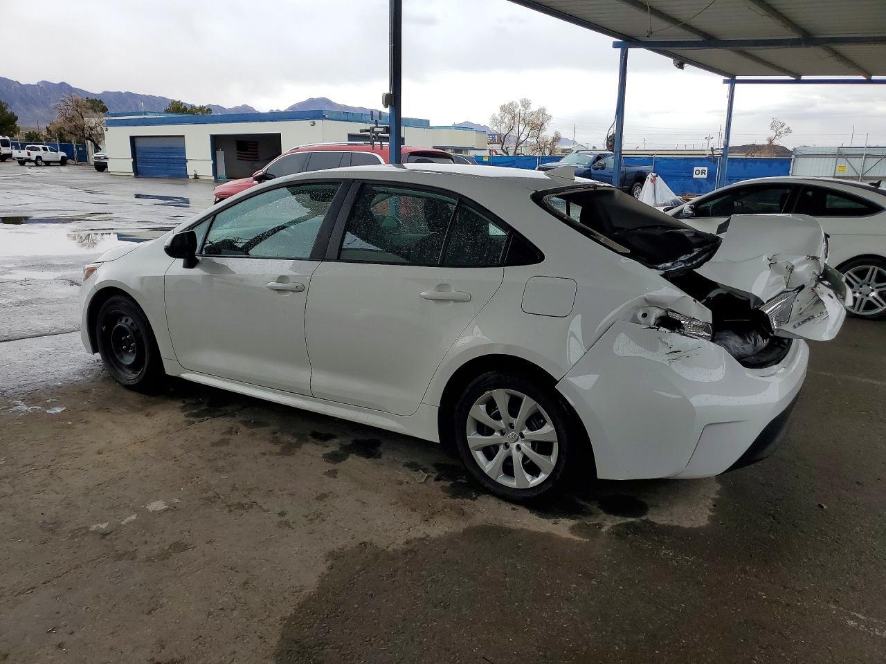 2025 Toyota Corolla Le - Фото 2