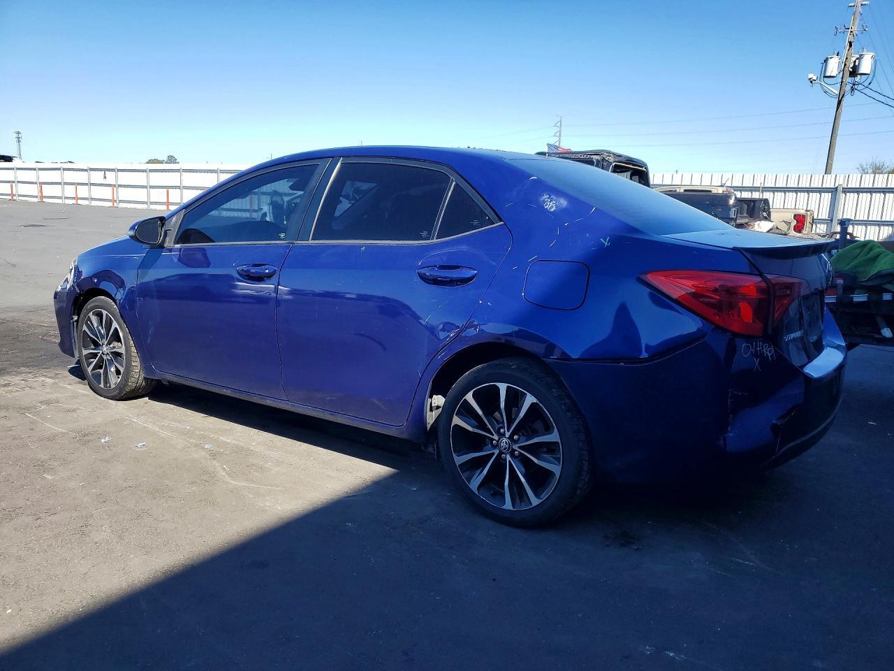 2017 Toyota Corolla Se - Фото 2