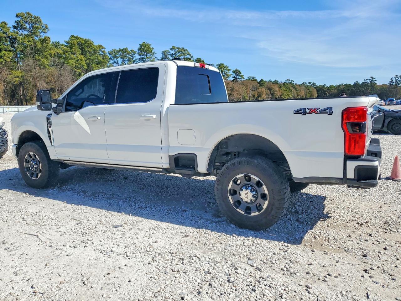 2024 Ford F250 Super Duty - Image 2