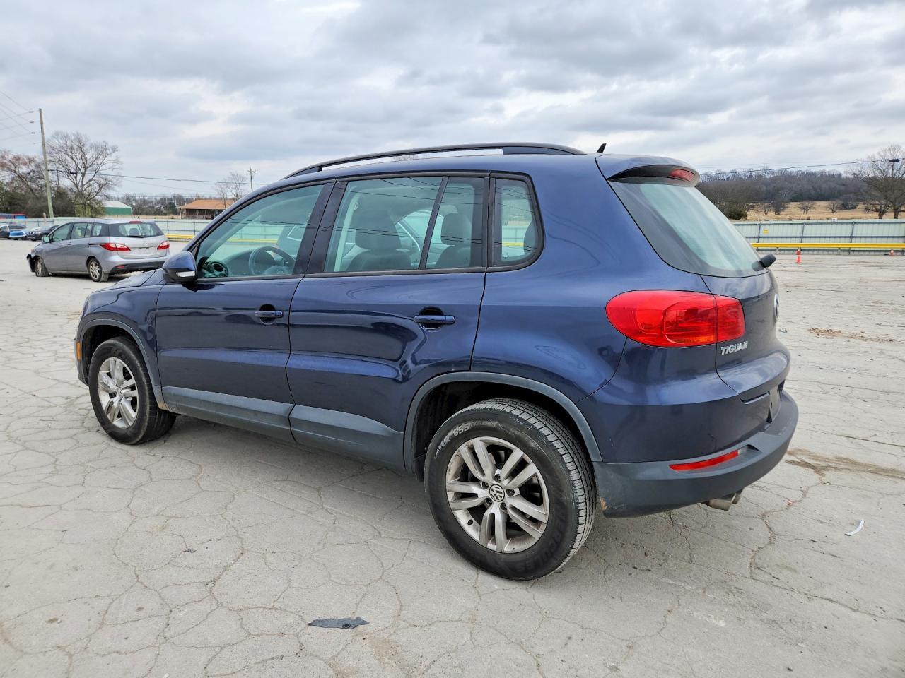 2016 Volkswagen Tiguan S - Image 2
