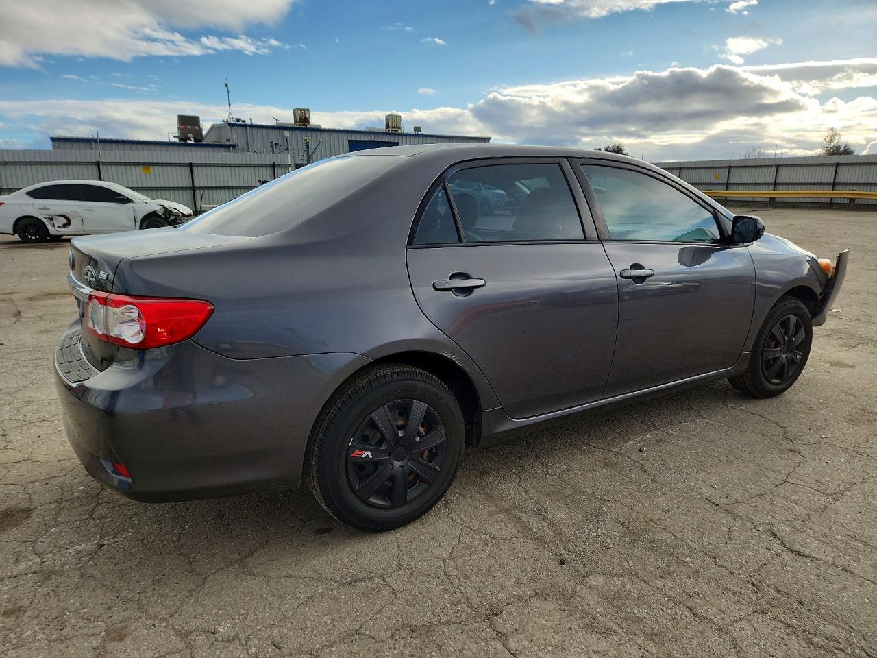 2011 Toyota Corolla Le - Фото 3