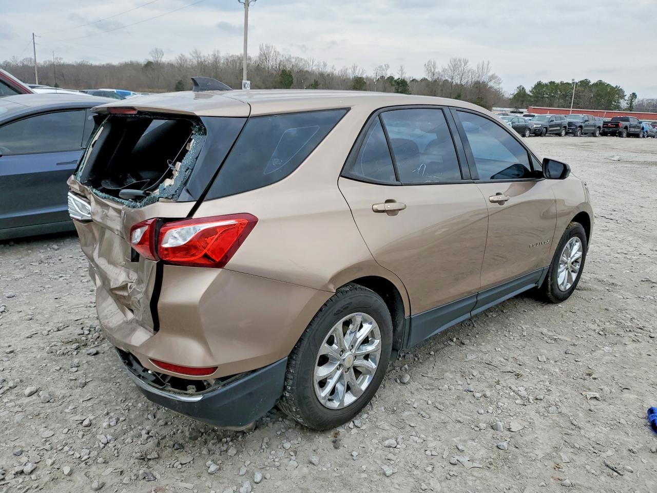 2018 Chevrolet Equinox Ls - Image 3