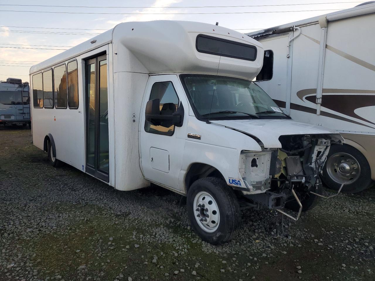 2022 Ford E450 Shuttle Bus - Фото 4