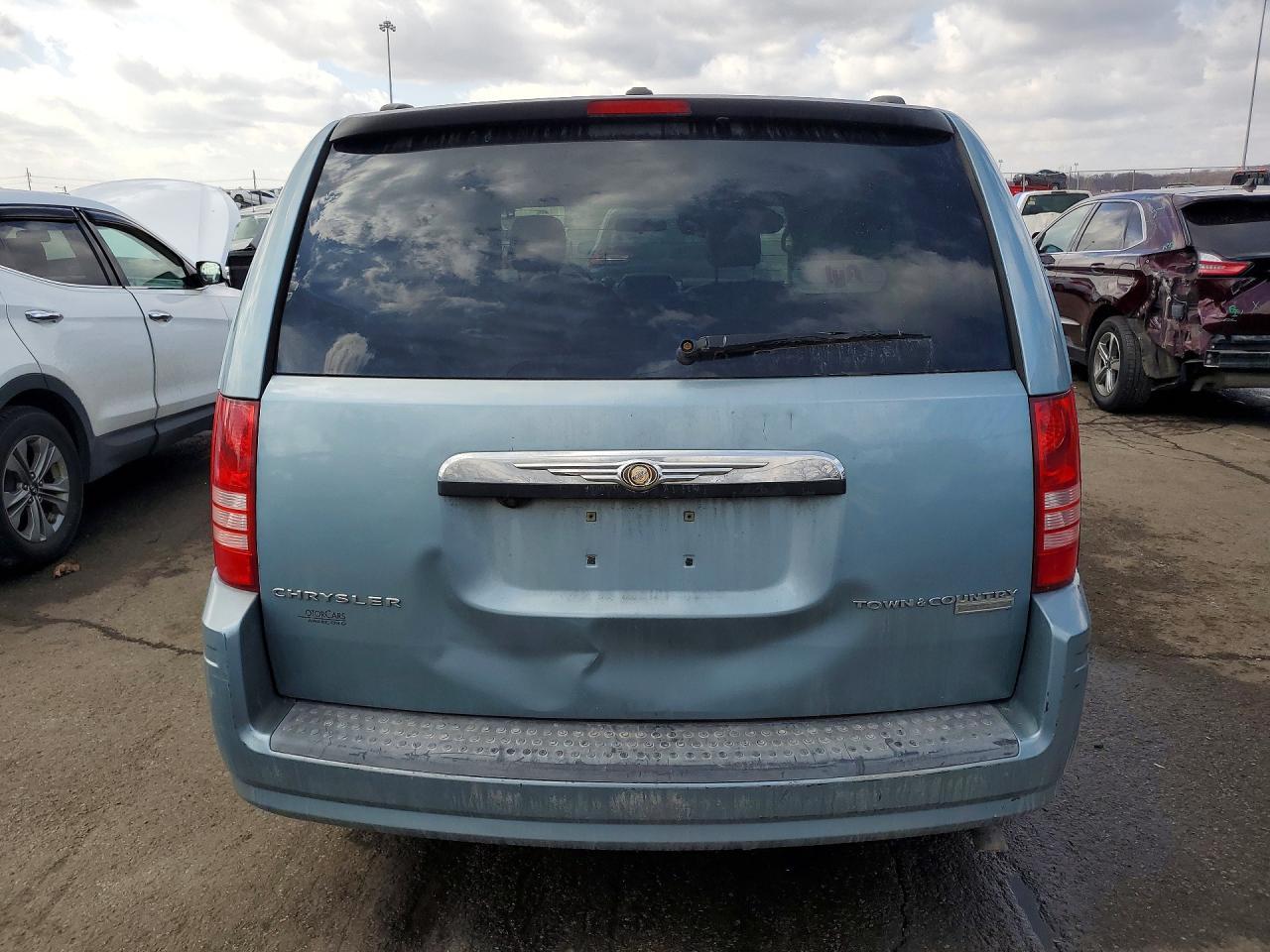2009 Chrysler Town & Country Touring - Фото 6