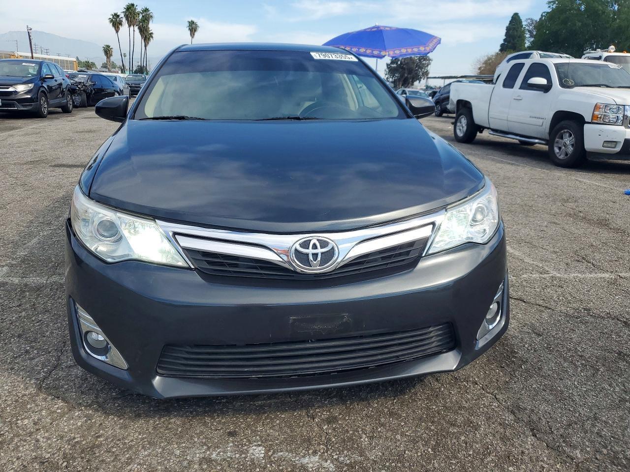 2014 Toyota Camry Le - Image 5