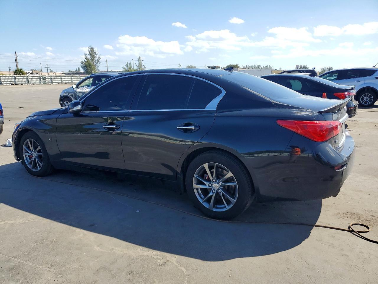 2015 Infiniti Q50 Base - Фото 2