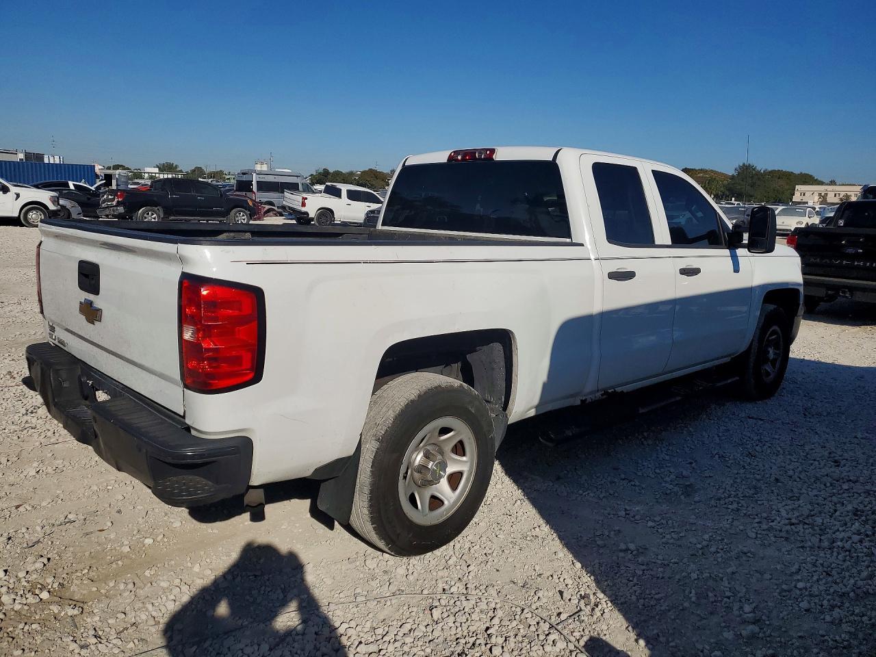 2014 Chevrolet Silverado C1500 - Image 3