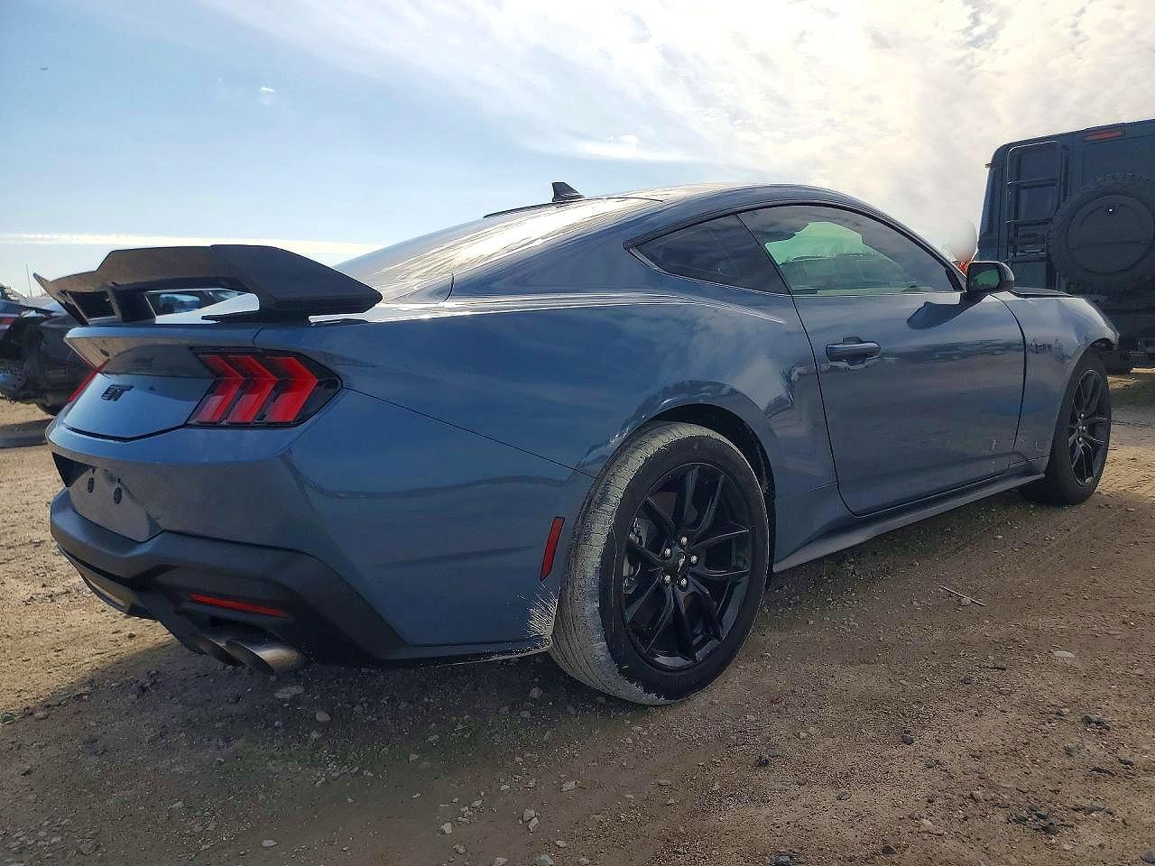 2025 Ford Mustang Gt - Image 3