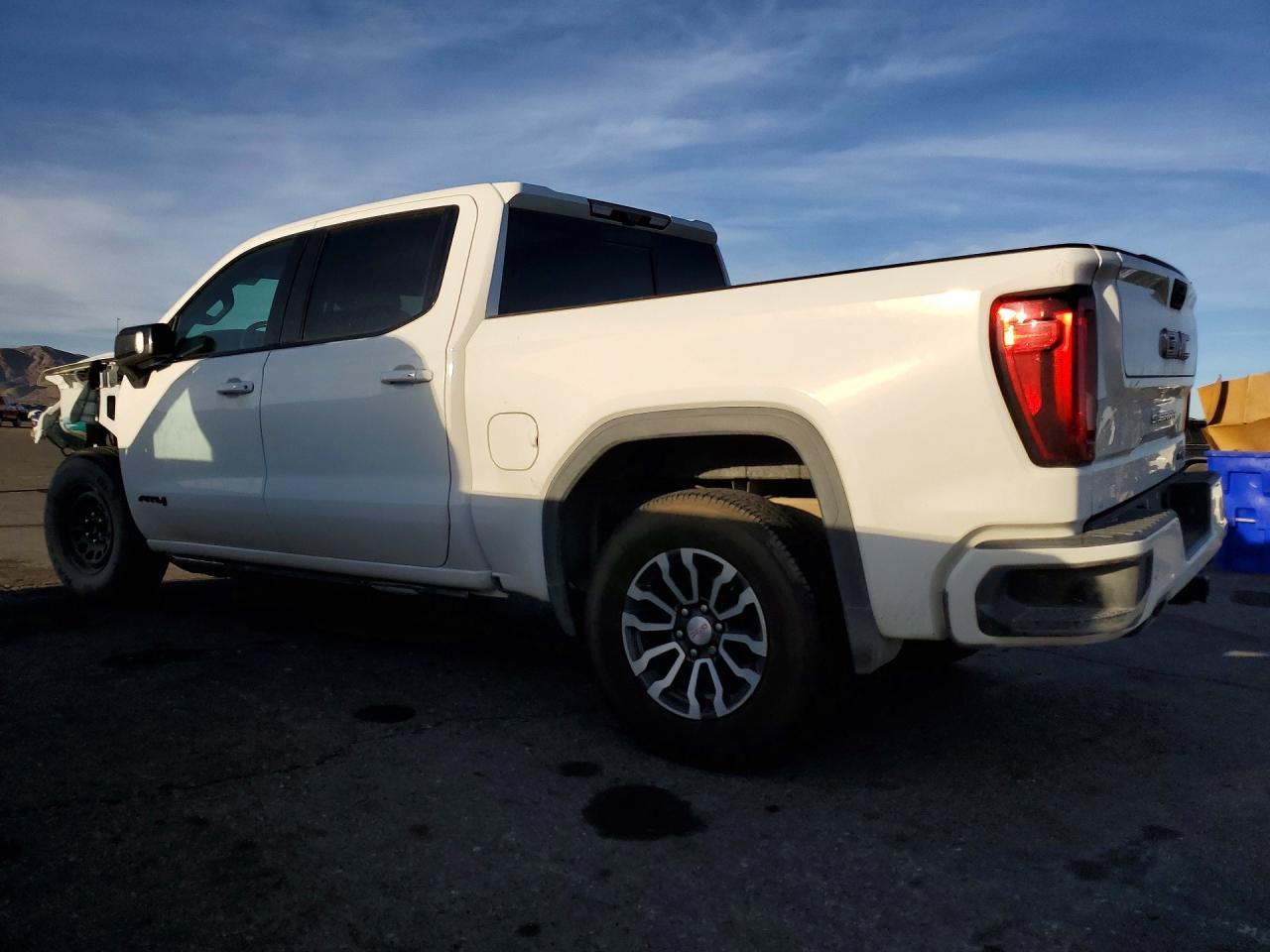 2021 GMC Sierra K1500 At4 - Фото 2