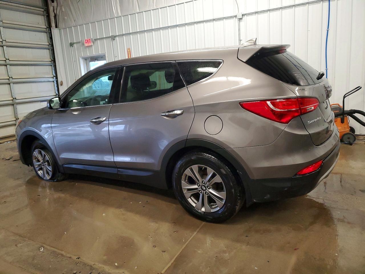 2016 Hyundai Santa Fe Sport - Image 2
