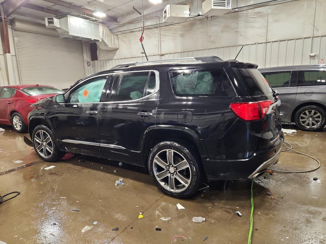 2017 GMC Acadia Denali - Фото 2