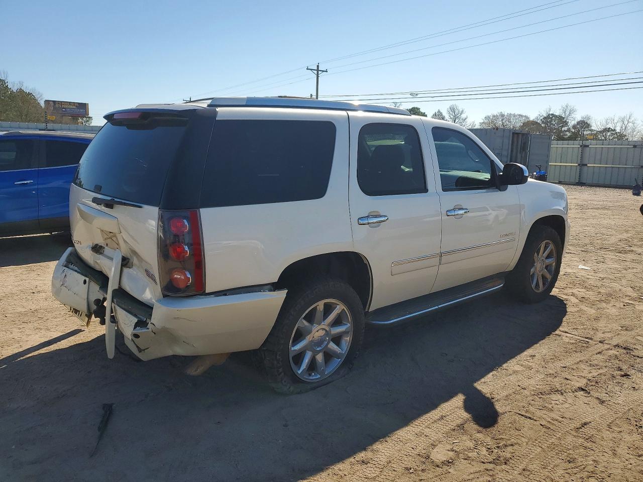 2010 GMC Yukon Denali - Фото 3