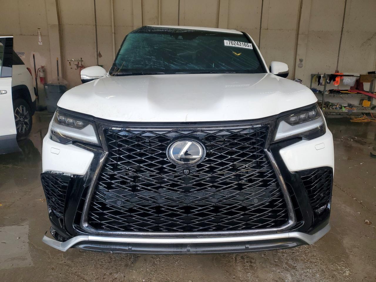 2024 Lexus Lx 600 Base - Image 5