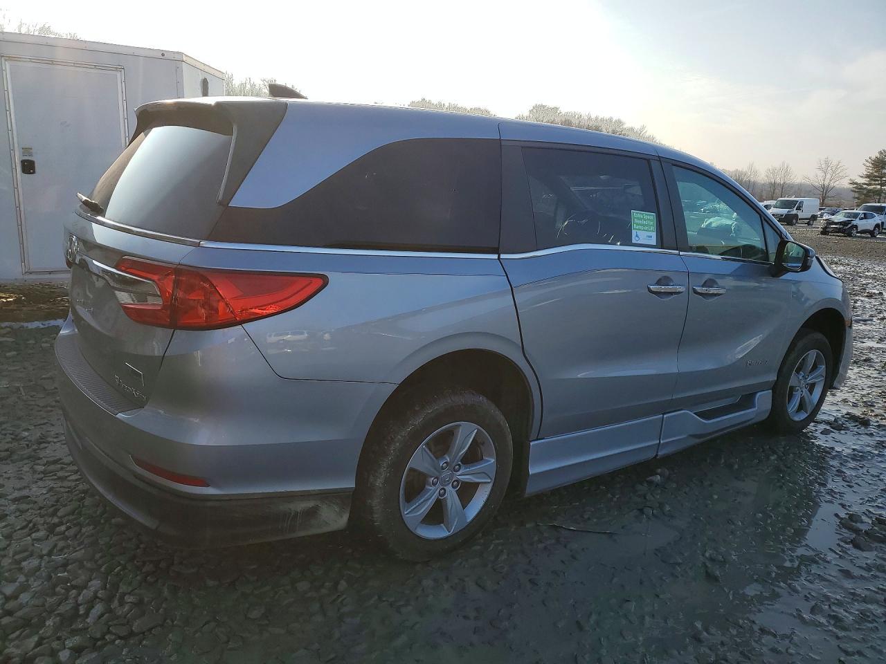 2018 Honda Odyssey Ex - Фото 3