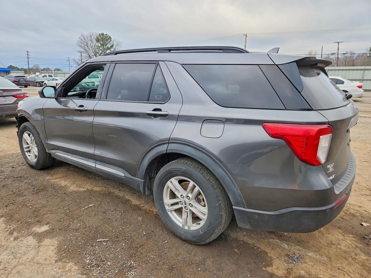 2020 Ford Explorer Xlt - Фото 2
