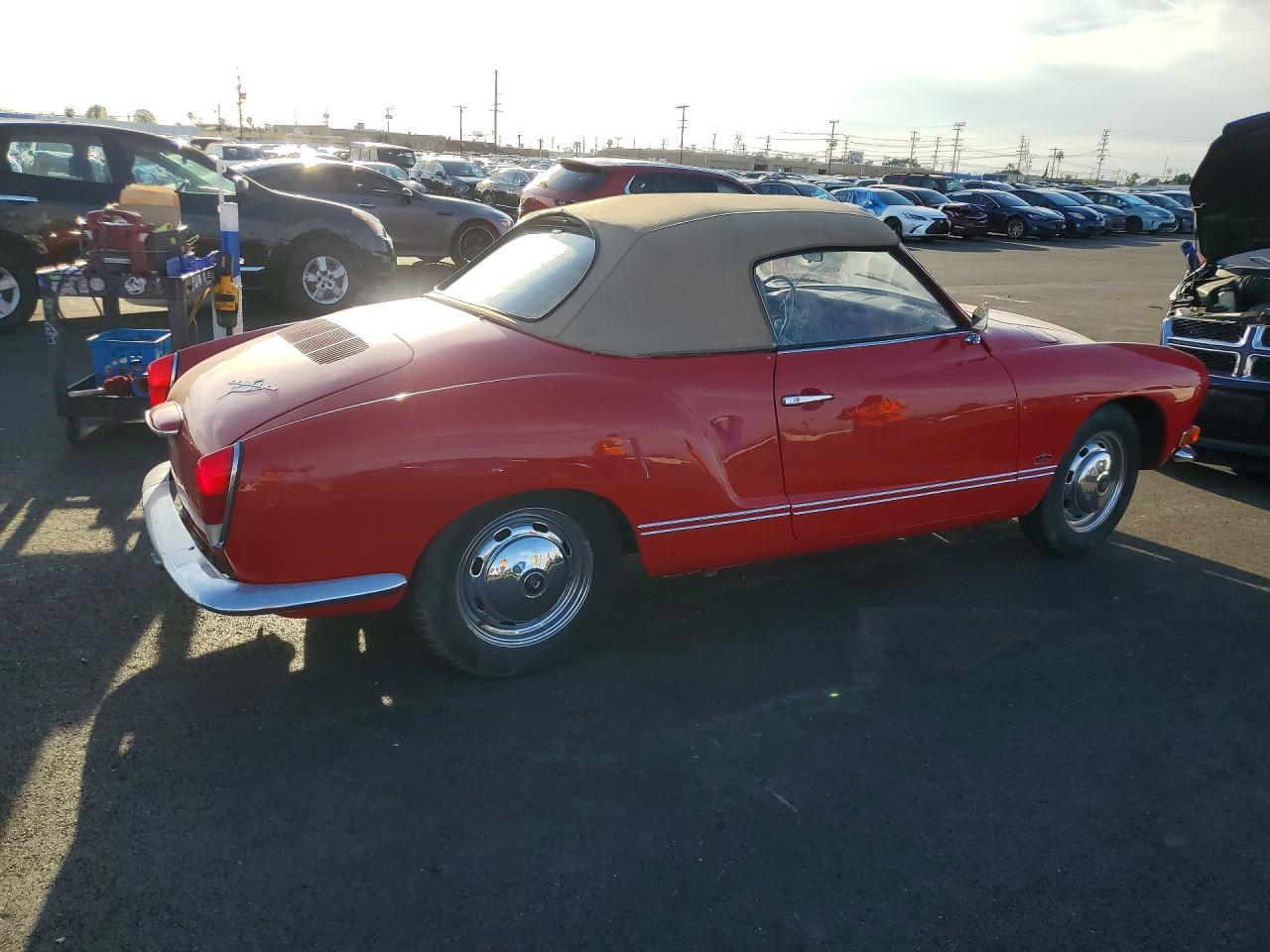 1970 Volkswagen Karmanghia - Фото 3