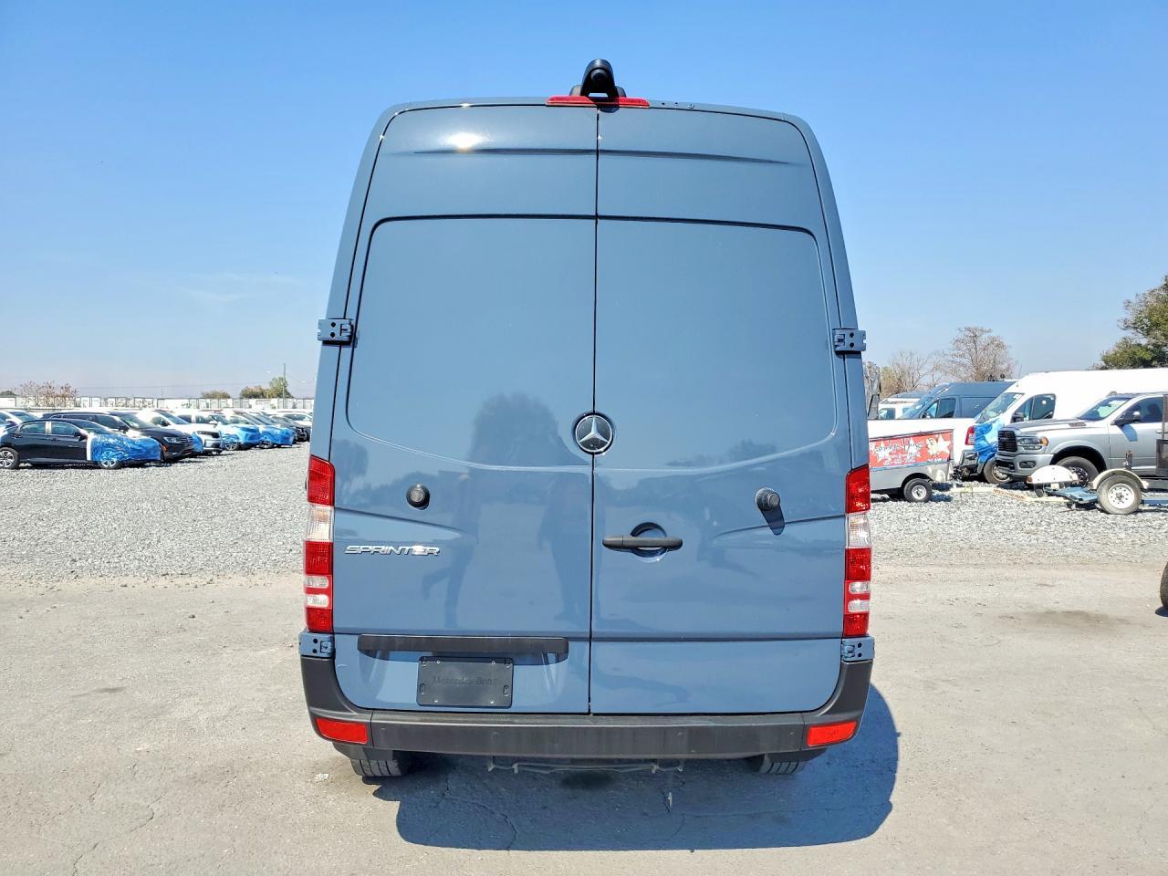 2018 Mercedes-Benz Sprinter 2500 - Фото 6