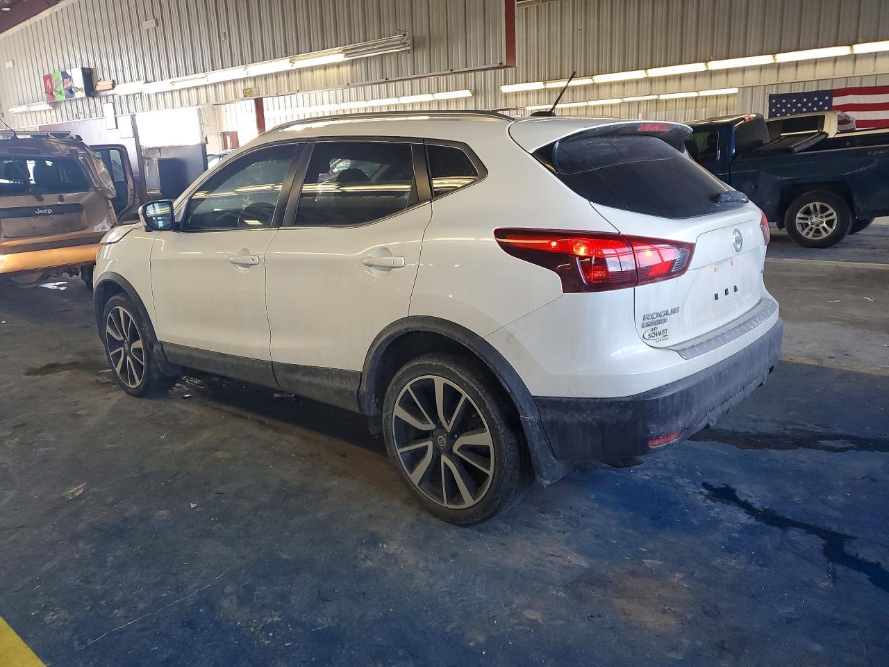 2019 Nissan Rogue Sport S - Фото 2