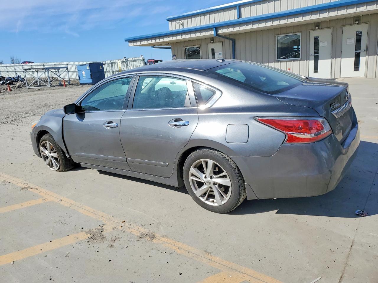 2015 Nissan Altima 2.5 - Image 2