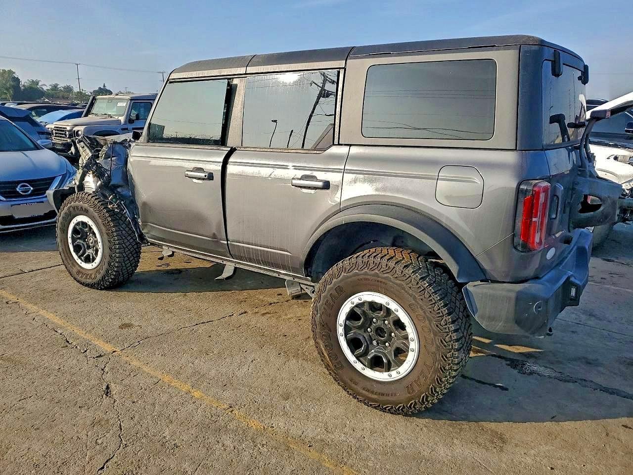 2022 Ford Bronco Base - Фото 2