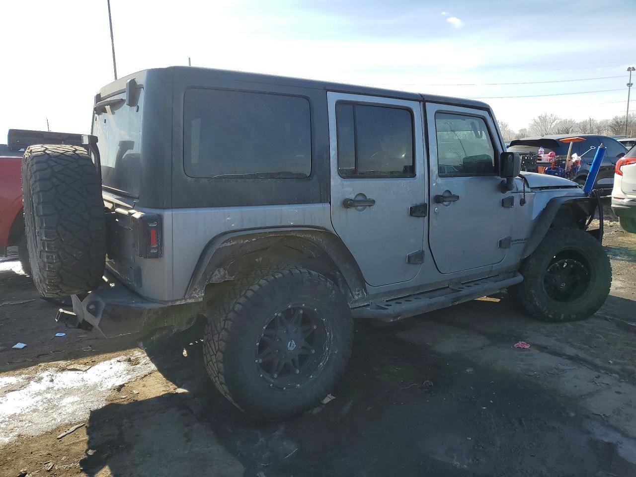 2016 Jeep Wrangler Unlimited Sahara - Фото 3