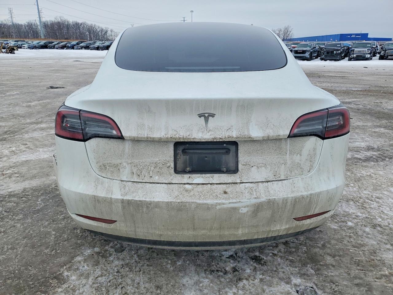 2023 Tesla Model 3 - Фото 6