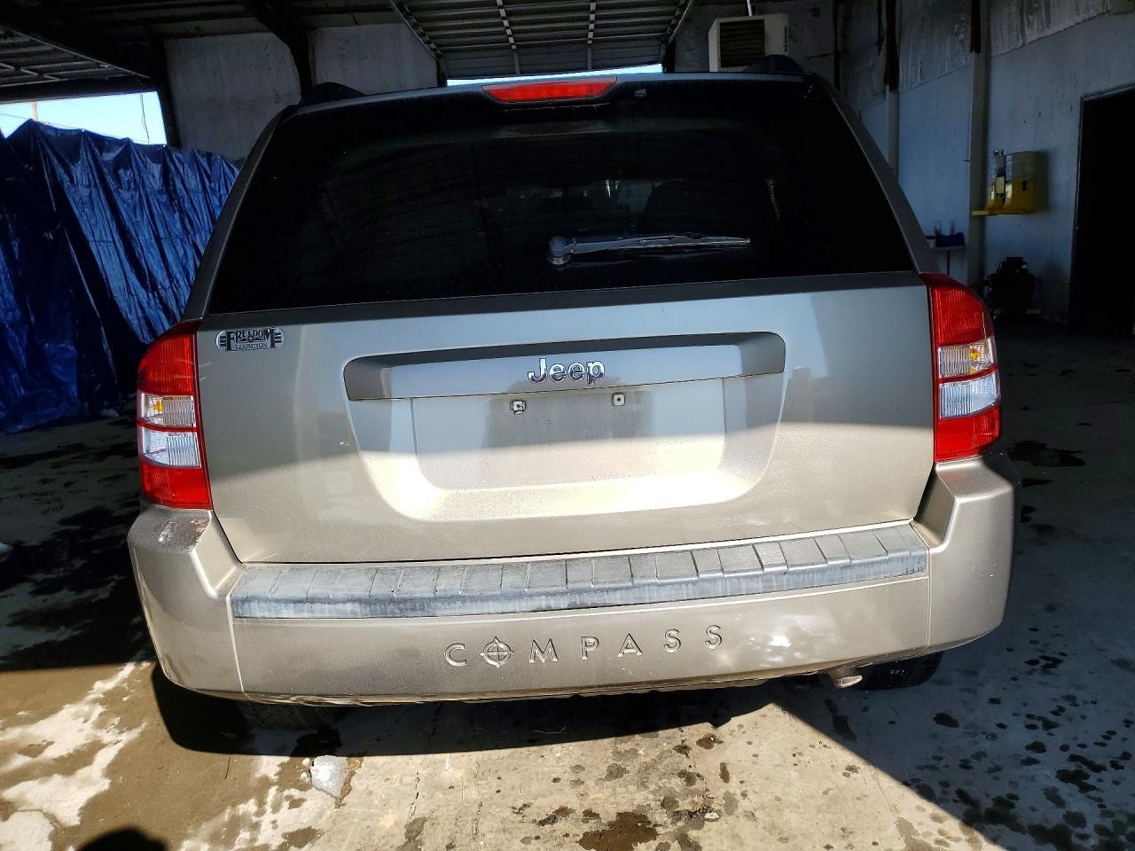 2010 Jeep Compass - Image 6