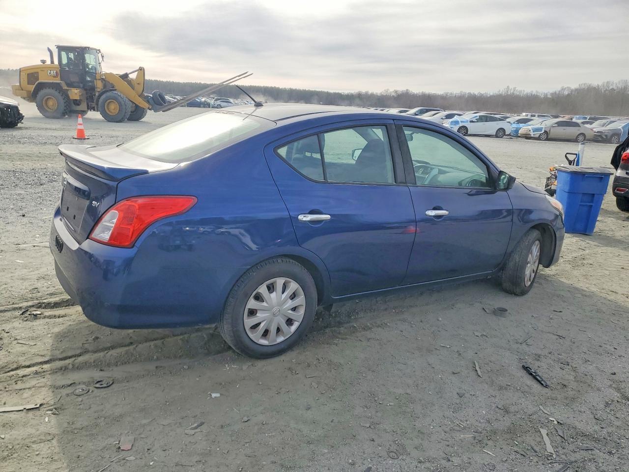 2018 Nissan Versa Sv - Image 3