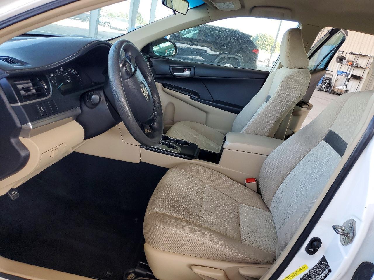 2014 Toyota Camry L - Фото 7