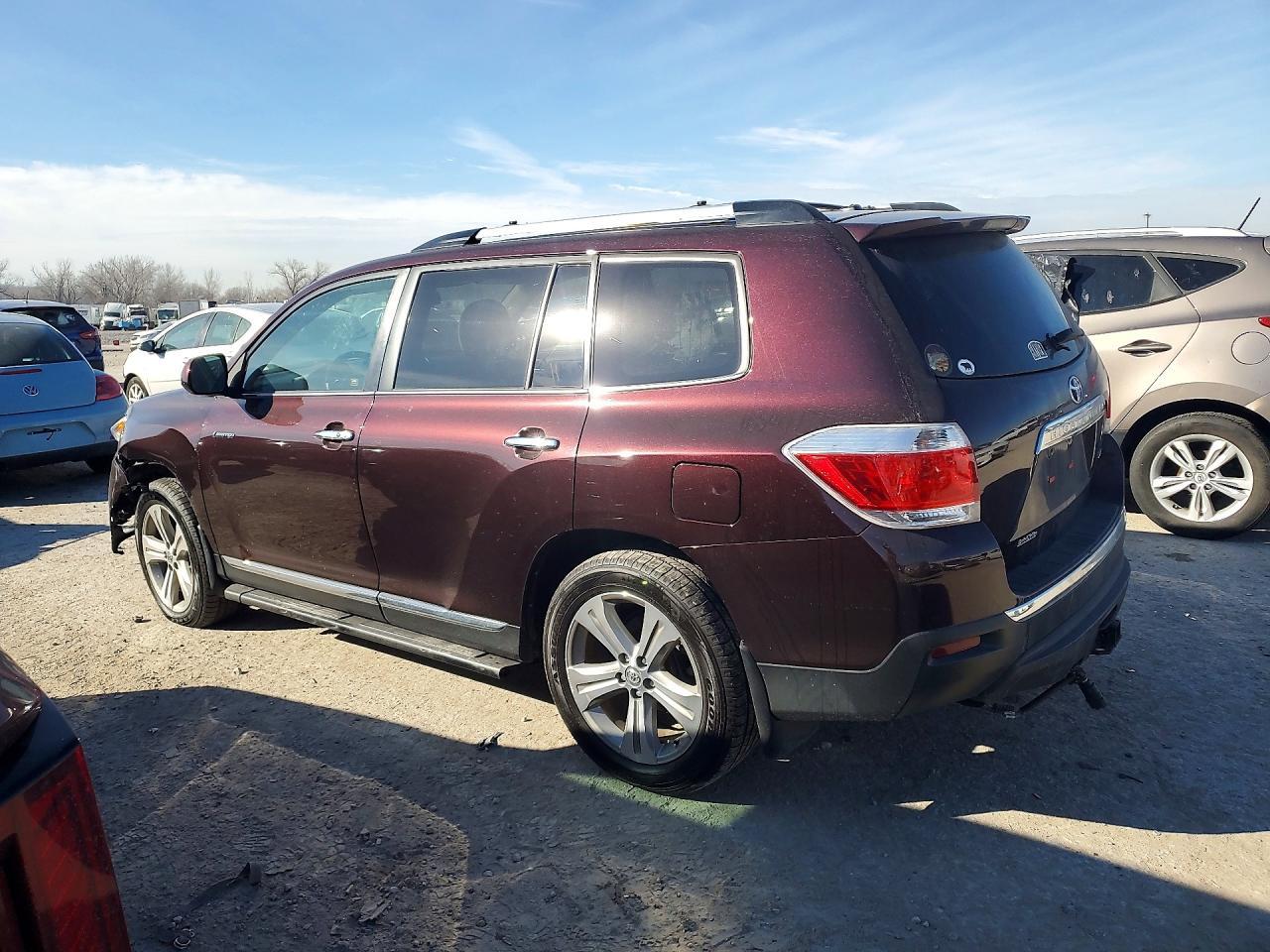 2013 Toyota Highlander Limited - Image 2