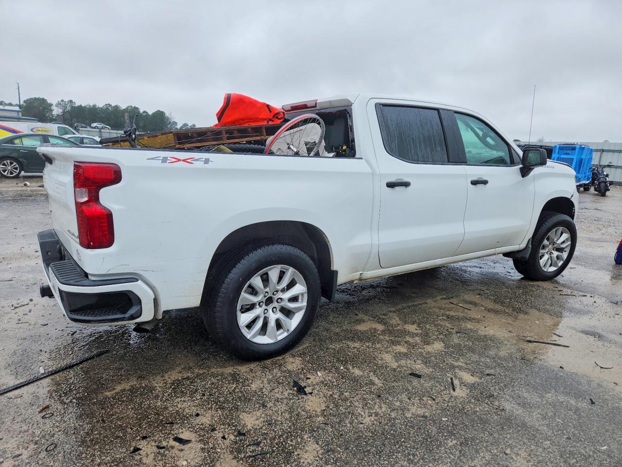 2024 Chevrolet Silverado K1500 Custom - Фото 3