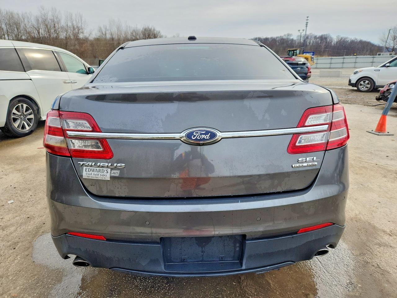 2017 Ford Taurus Sel - Фото 6