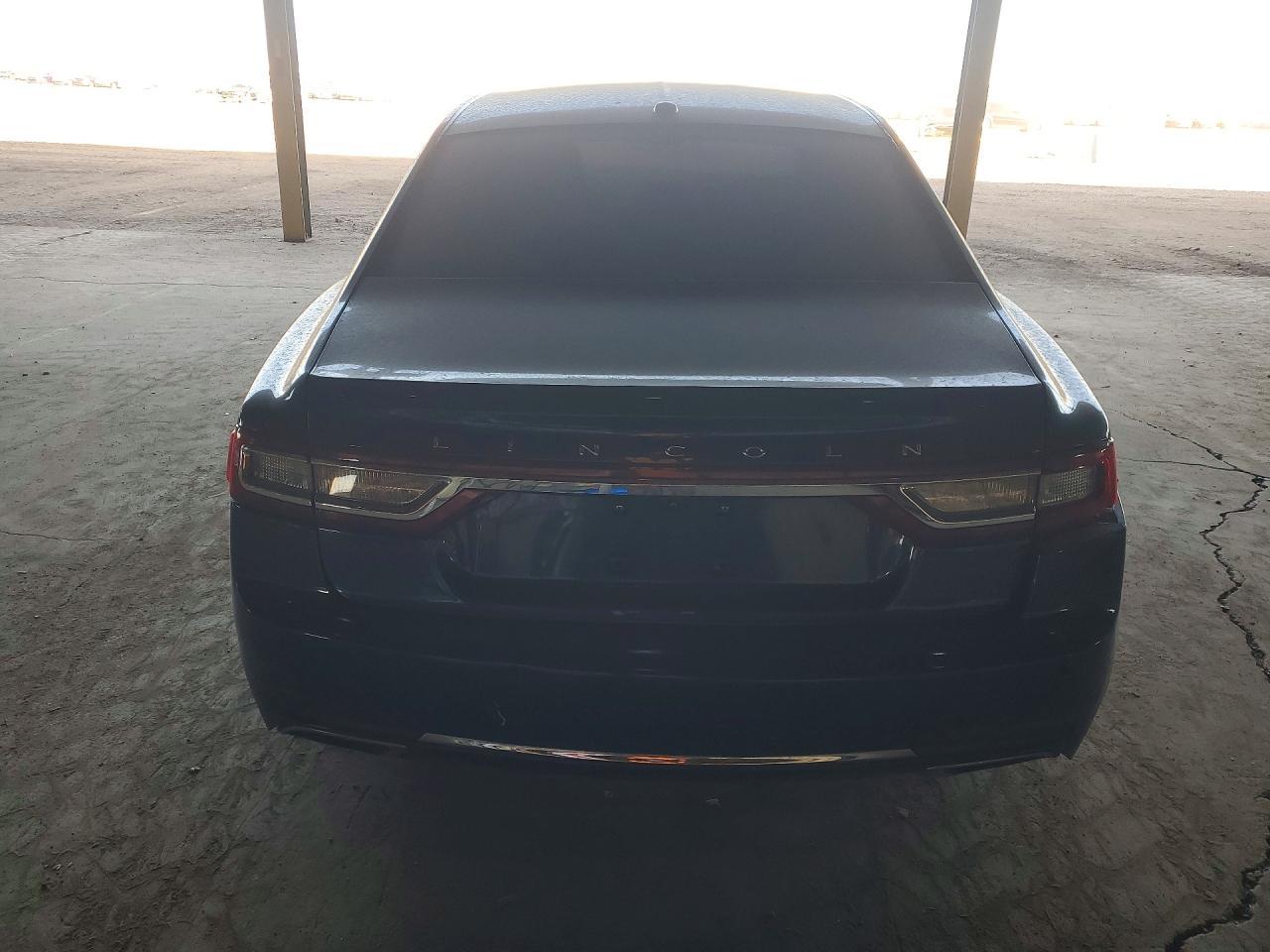 2017 Lincoln Continental Premiere - Фото 6