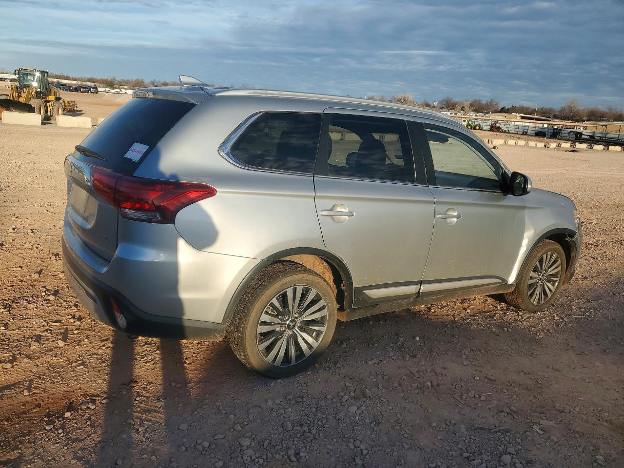 2020 Mitsubishi Outlander - Фото 3