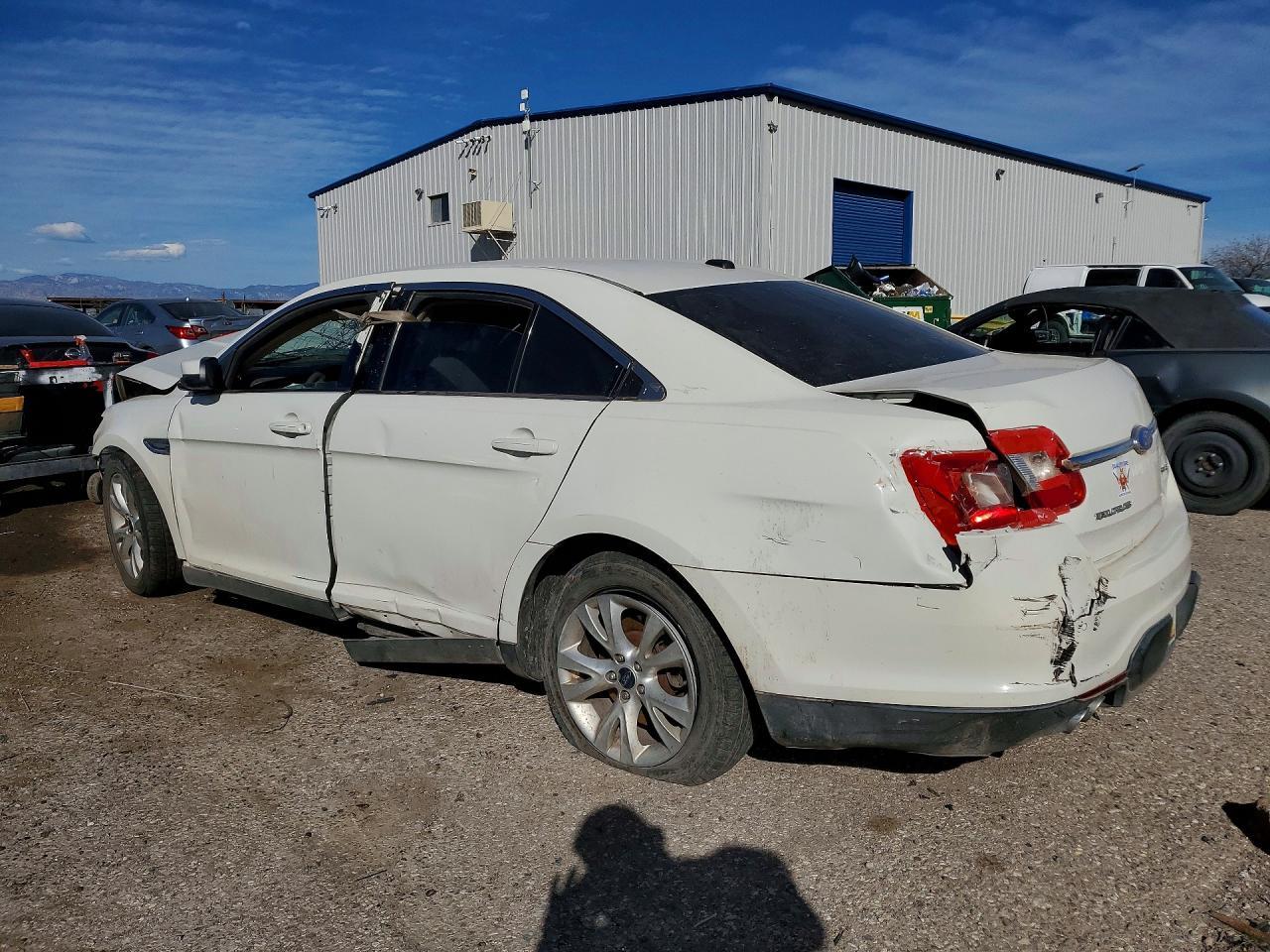 2011 Ford Taurus Sel - Image 2