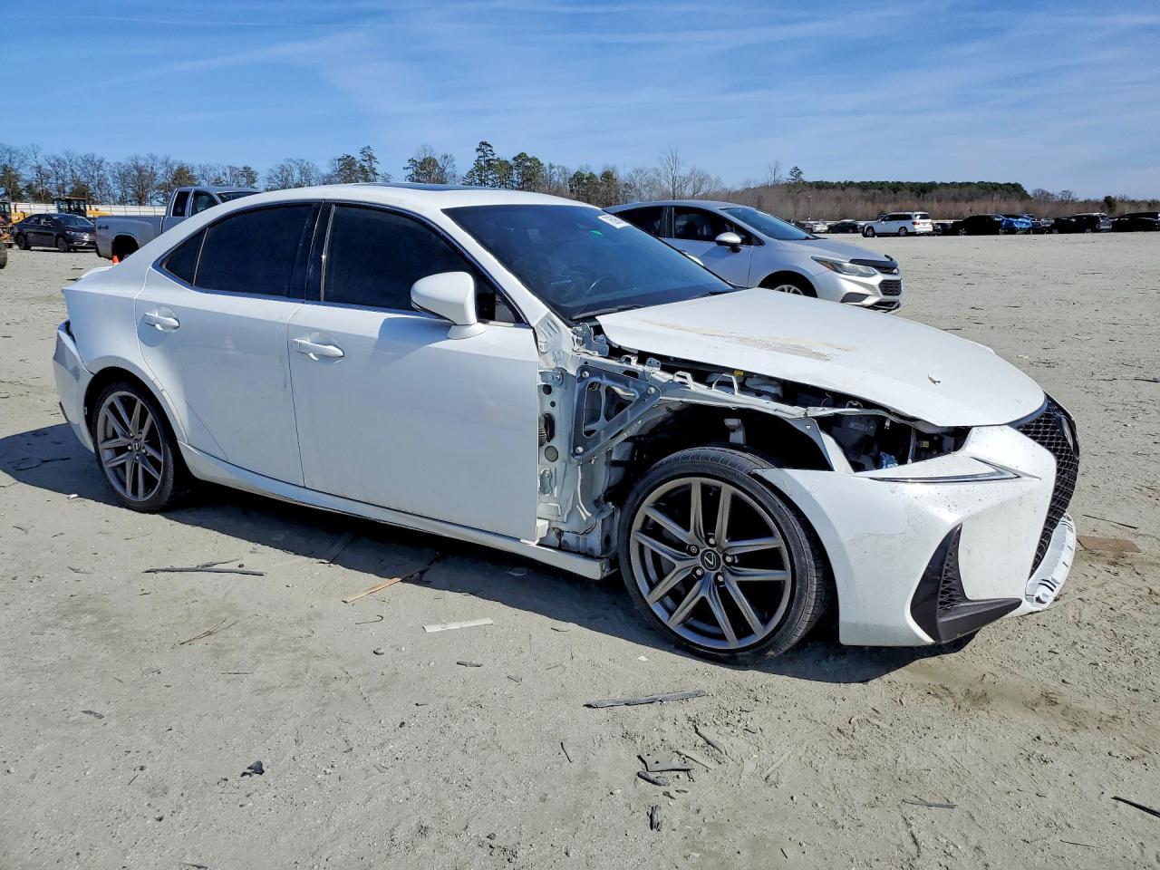 2017 Lexus Is 300 - Image 4