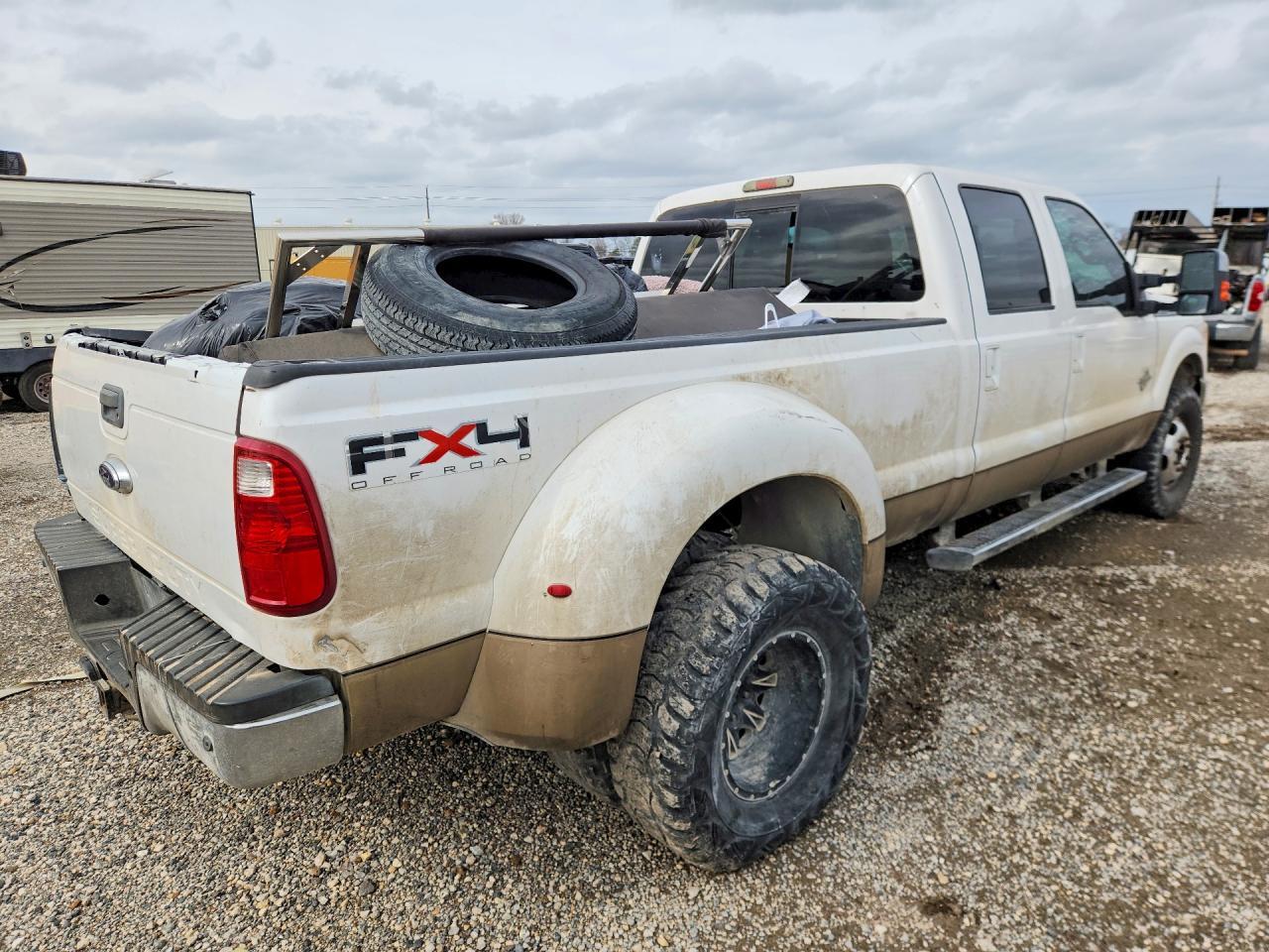 2011 Ford F350 Super Duty - Фото 3