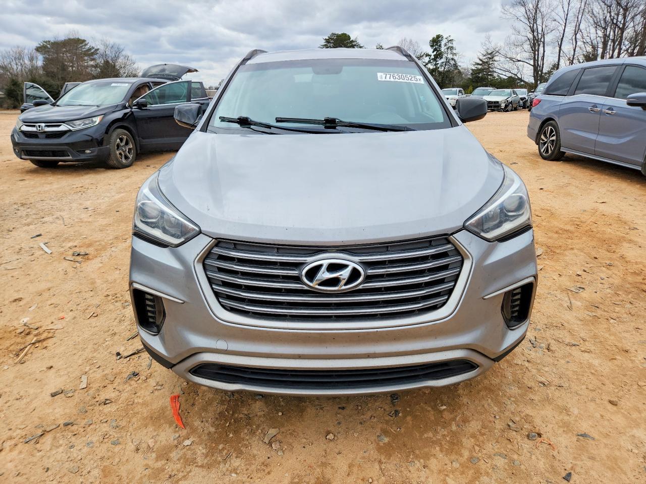 2017 Hyundai Santa Fe Se - Фото 5