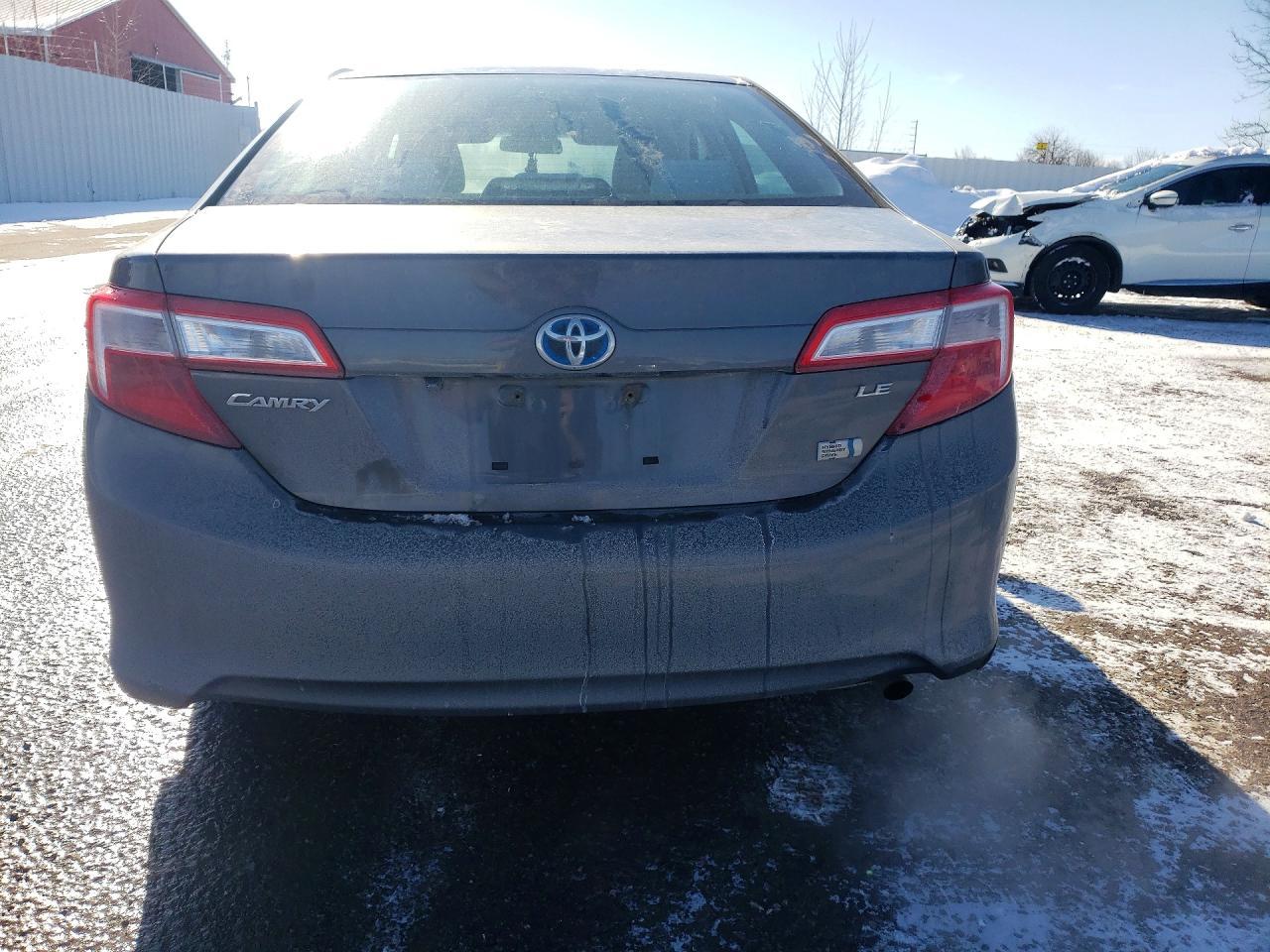 2013 Toyota Camry Le Hybrid 4Dr - Фото 6