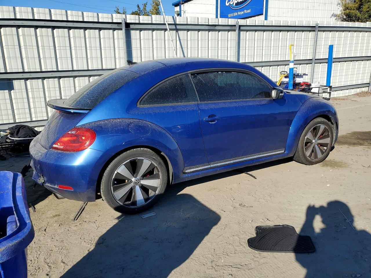 2012 Volkswagen Beetle Turbo - Фото 3
