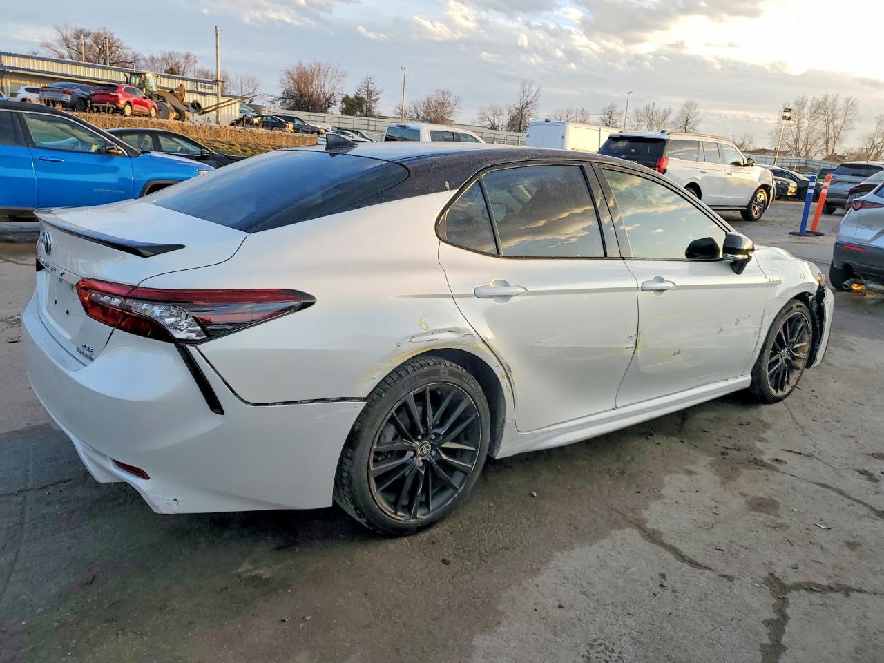 2021 Toyota Camry Xse - Image 3