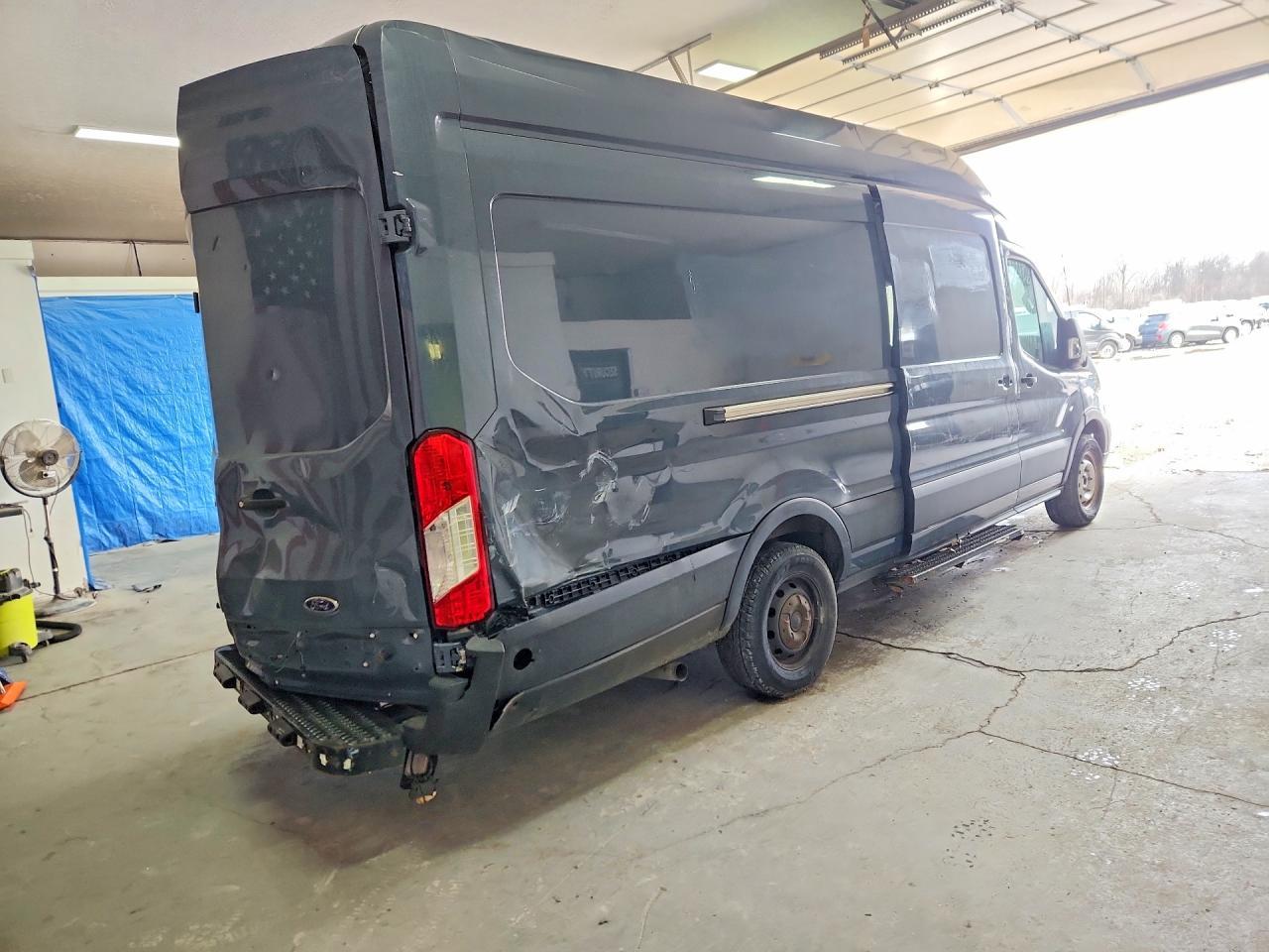 2020 Ford Transit 250 Delivery Van - Фото 3