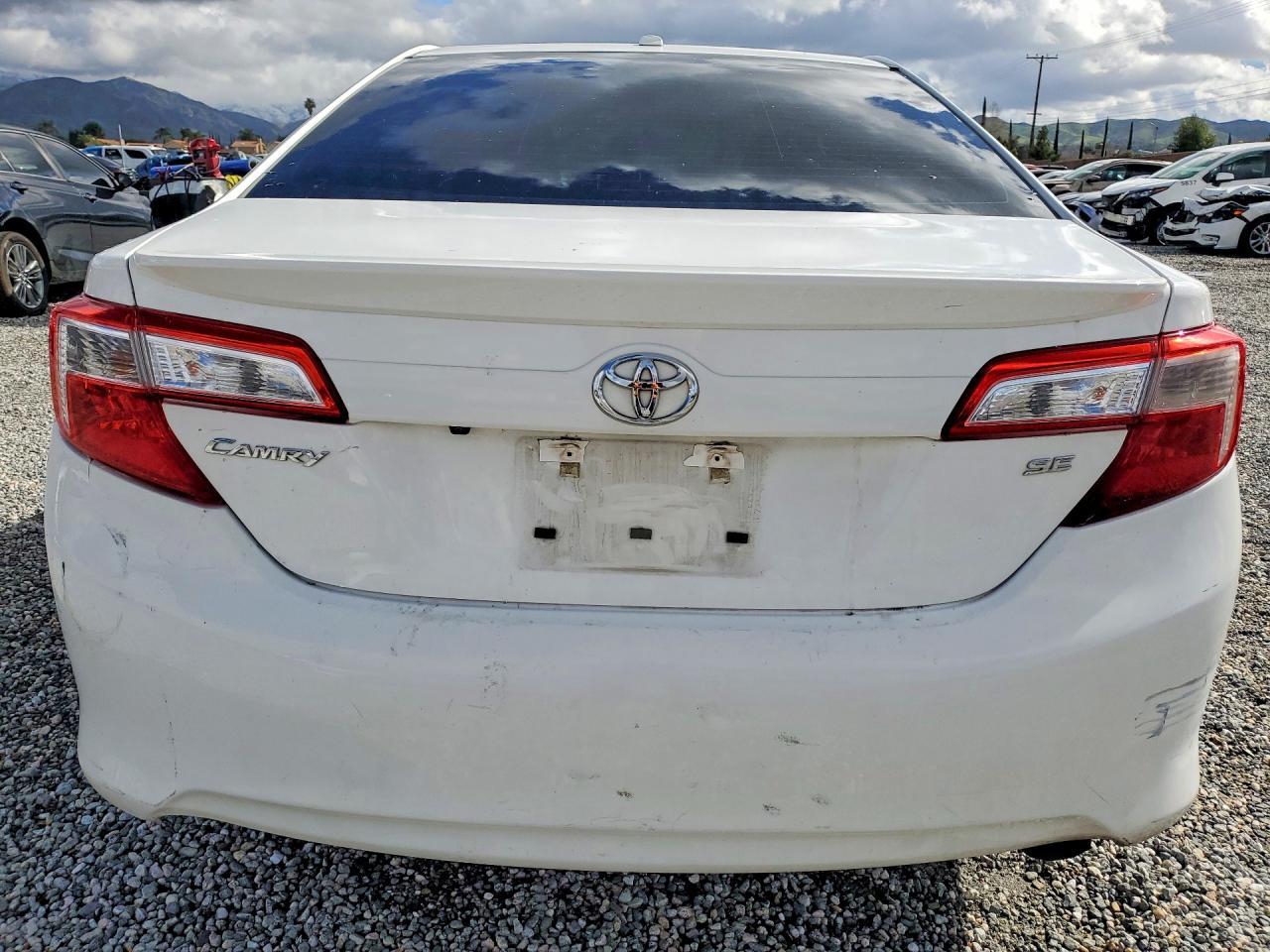 2014 Toyota Camry - Фото 6